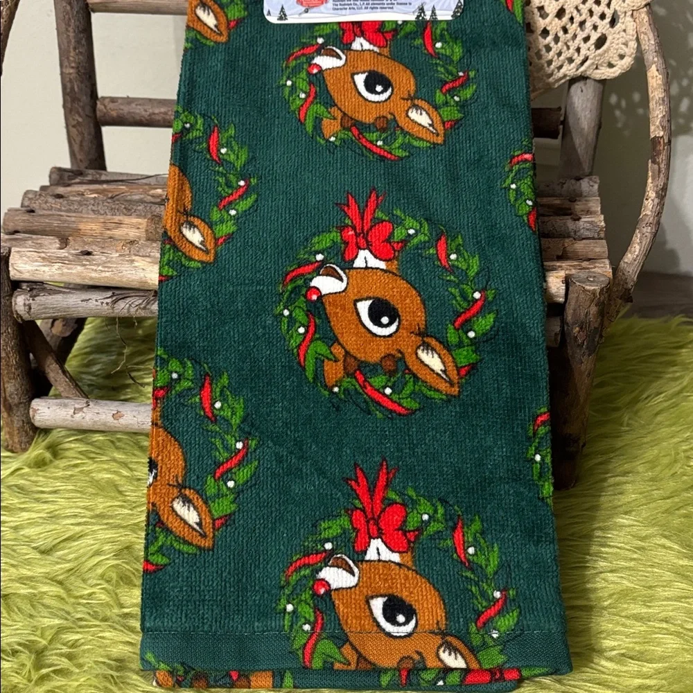 NEW Rudolph the Red Nosed Reindeer Christmas Wreath Printed Green Hand Towel